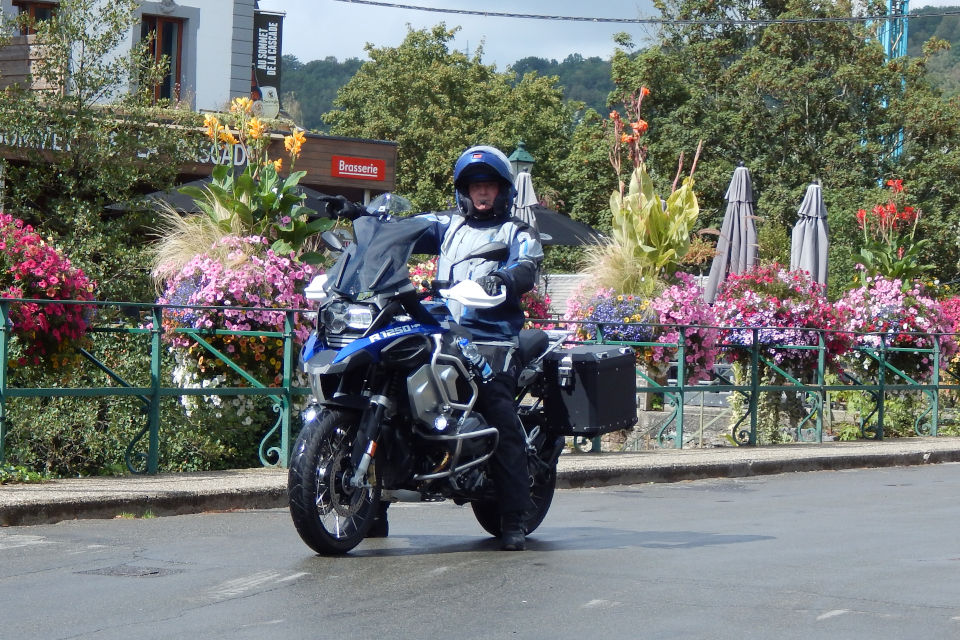 Motorrijbewijspoint Bergschenhoek examengarantie AVB en AVD